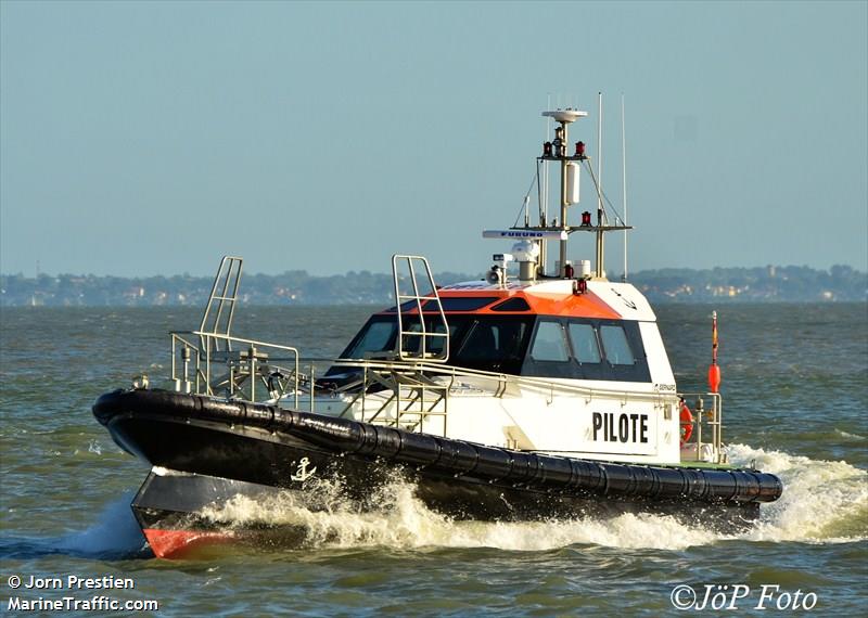 pilot boat lambarde (-) - IMO , MMSI 227153950, Call Sign FAA7590 under the flag of France