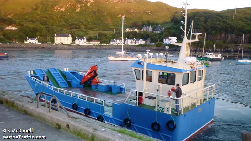 emma c (-) - IMO , MMSI 235077899, Call Sign 2DCV2 under the flag of United Kingdom (UK)