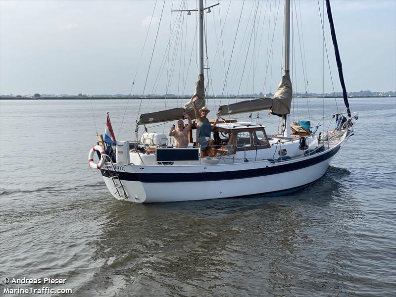 t zeepaard (-) - IMO , MMSI 244100972, Call Sign PG5807 under the flag of Netherlands