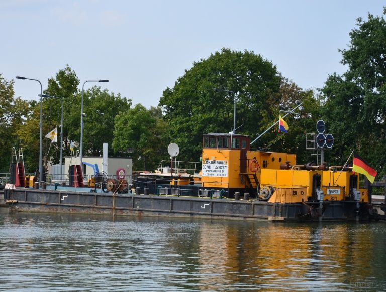 bd viii (Dredging or UW ops) - IMO , MMSI 211767320, Call Sign DC6510 under the flag of Germany