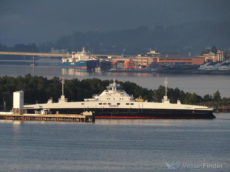 skopphorn (Passenger/Ro-Ro Cargo Ship) - IMO 9832327, MMSI 257062510, Call Sign LFEW under the flag of Norway