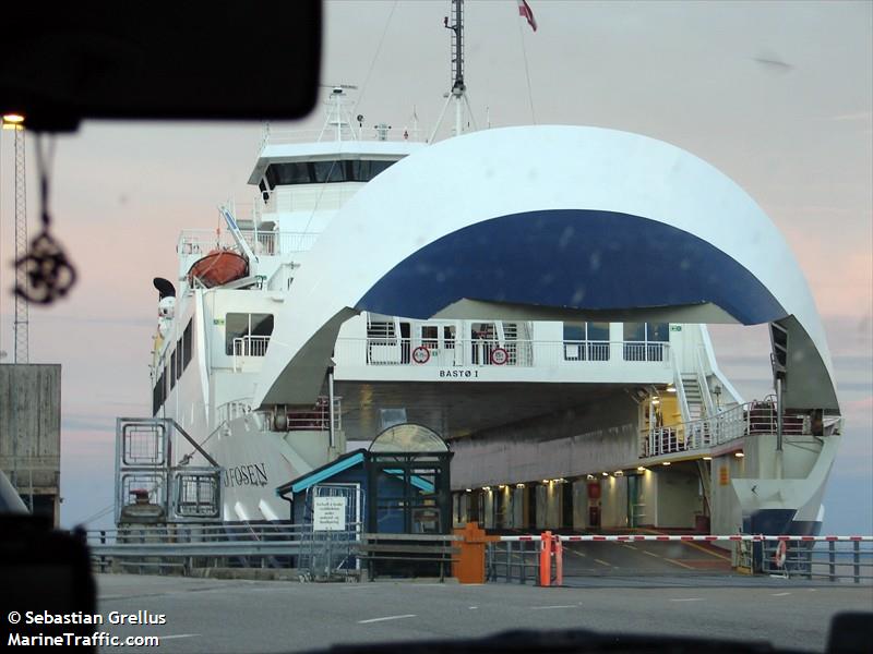 bastoe i (Passenger/Ro-Ro Cargo Ship) - IMO 9144081, MMSI 259401000, Call Sign LIPT under the flag of Norway