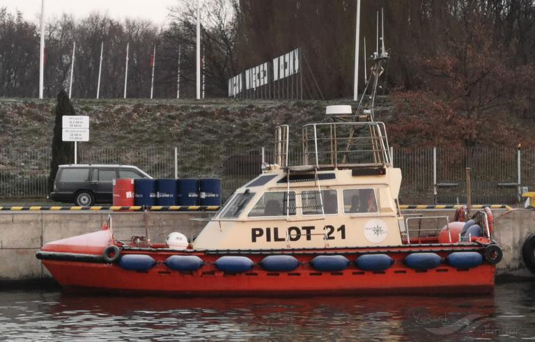 pilot 21 (Pilot) - IMO , MMSI 261007010, Call Sign SPG2700 under the flag of Poland