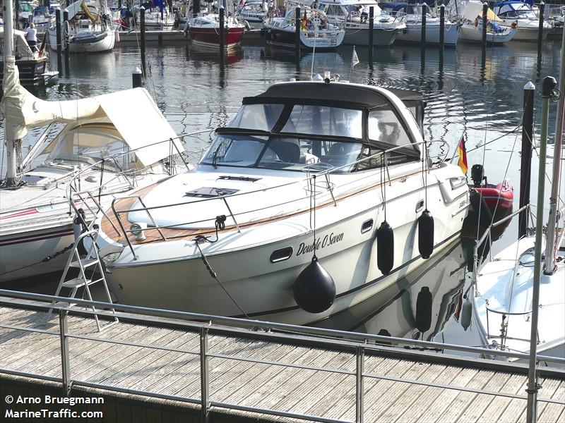 double o seven (-) - IMO , MMSI 211567350, Call Sign DG7201 under the flag of Germany