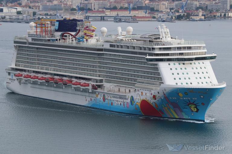 norwegian breakaway (Passenger (Cruise) Ship) - IMO 9606912, MMSI 311050800, Call Sign C6ZJ3 under the flag of Bahamas