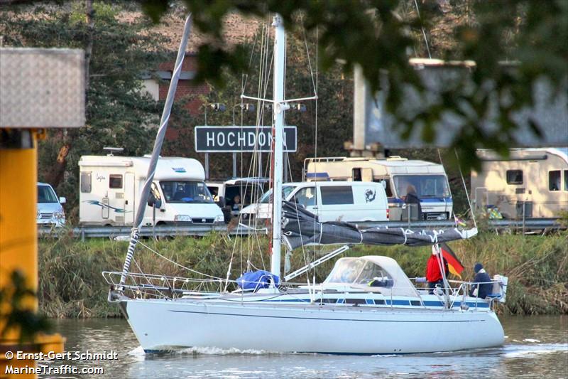 granny (-) - IMO , MMSI 211759480, Call Sign DD5236 under the flag of Germany