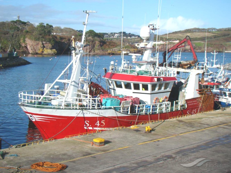 ocean pioneer (-) - IMO , MMSI 250000884, Call Sign EIAX8 under the flag of Ireland