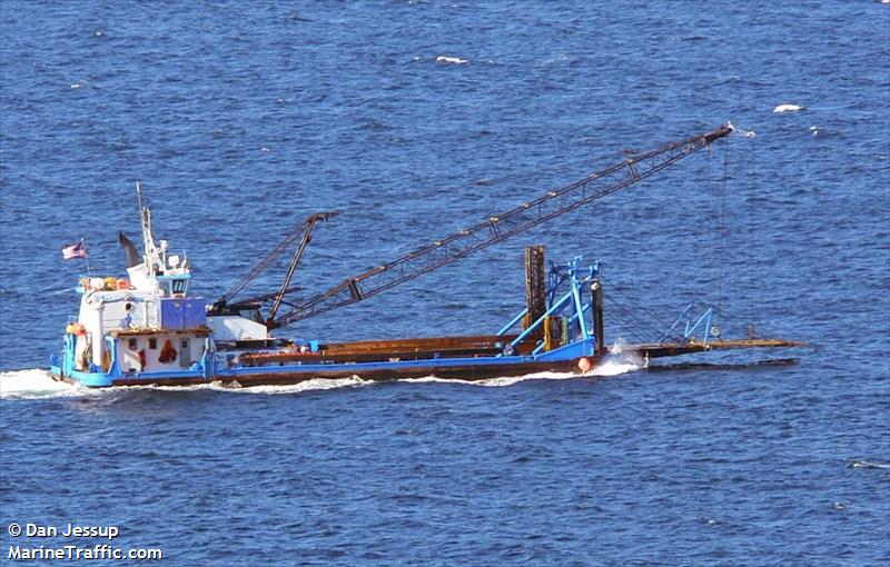seahorse (Dredging or UW ops) - IMO , MMSI 338117666 under the flag of USA