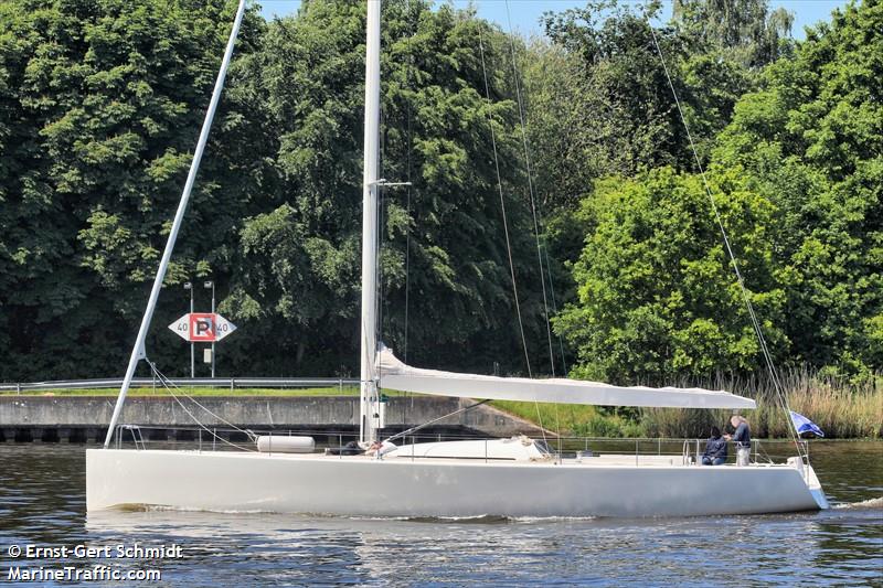 almost nothing (Pleasure craft) - IMO , MMSI 211243910, Call Sign DJVA under the flag of Germany