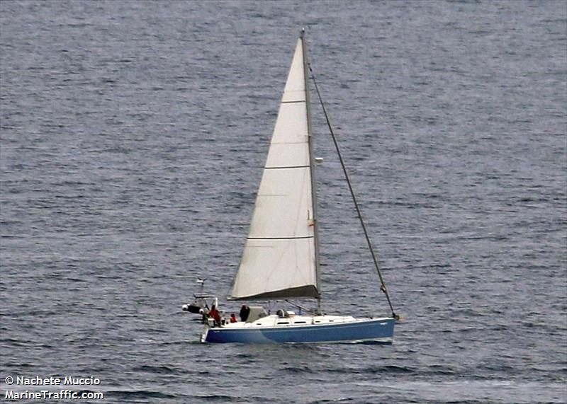 bee (Sailing vessel) - IMO , MMSI 227387340, Call Sign FAD3745 under the flag of France