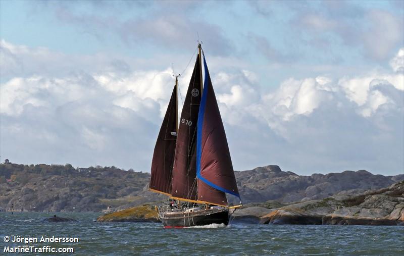 royal viking (Sailing vessel) - IMO , MMSI 265791860, Call Sign SF3943 under the flag of Sweden
