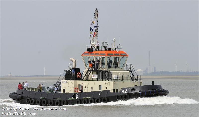 tug 32 (Tug) - IMO , MMSI 205506390, Call Sign OT5063 under the flag of Belgium