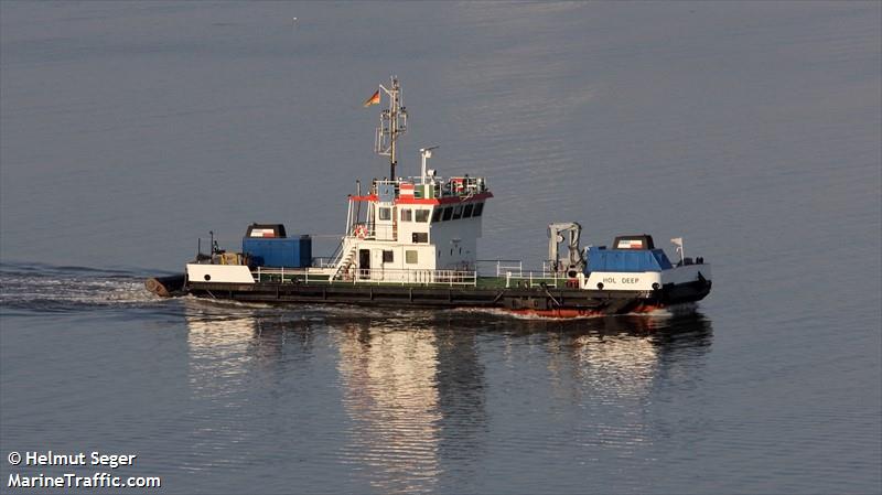 hol deep (Dredging or UW ops) - IMO , MMSI 211116250, Call Sign DH6453 under the flag of Germany