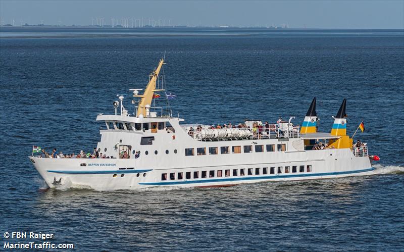 wappen von borkum (Passenger Ship) - IMO 7525918, MMSI 211221190, Call Sign DCTN under the flag of Germany