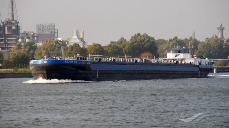 regina w ii (Tanker) - IMO , MMSI 211463570, Call Sign DC under the flag of Germany
