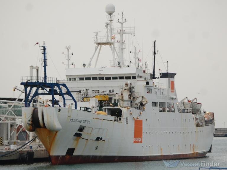 raymond croze (Cable Layer) - IMO 8104199, MMSI 226290000, Call Sign FNWX under the flag of France