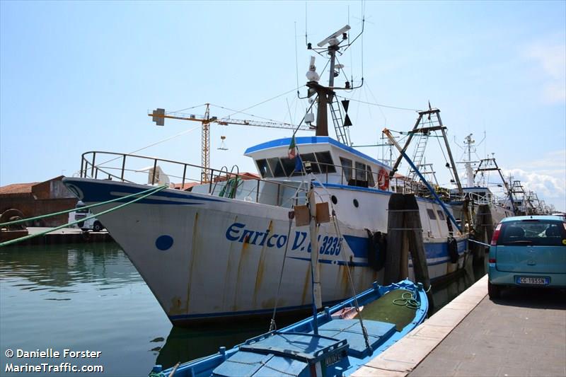 enrico v (Fishing vessel) - IMO , MMSI 247050220, Call Sign IJKT under the flag of Italy