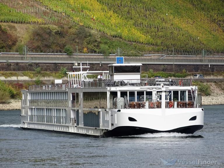 viking hild (Passenger ship) - IMO , MMSI 269057586, Call Sign HE7586 under the flag of Switzerland