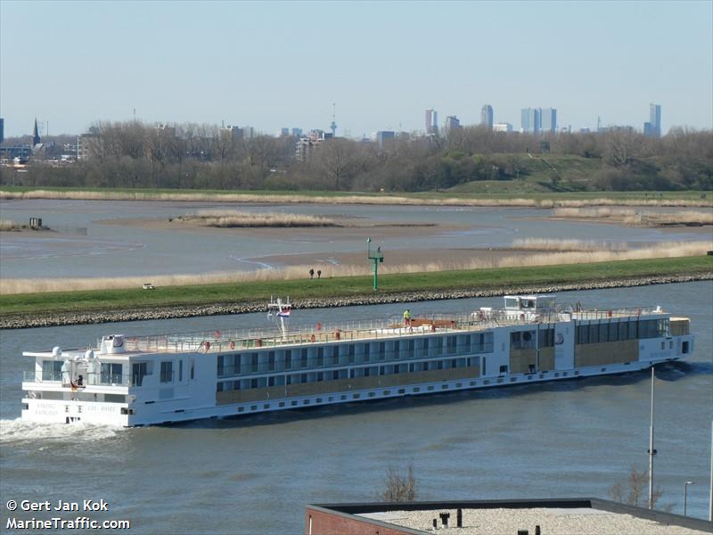 viking radgrid (Passenger ship) - IMO , MMSI 269057724, Call Sign HE7724 under the flag of Switzerland