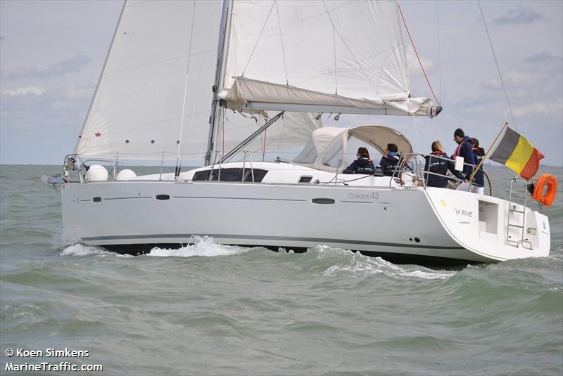 high five (Pleasure craft) - IMO , MMSI 205830210, Call Sign OR8302 under the flag of Belgium