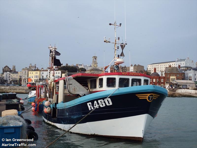 mfv boy joshua r480 (Fishing vessel) - IMO , MMSI 235105964, Call Sign MCMMM5 under the flag of United Kingdom (UK)