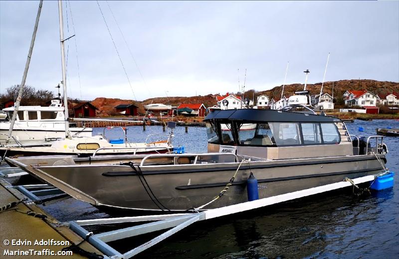 ellen (Pleasure craft) - IMO , MMSI 265823440, Call Sign SB3033 under the flag of Sweden