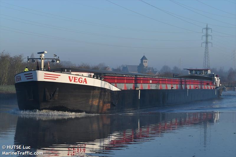 vega (Cargo ship) - IMO , MMSI 226005830, Call Sign FM5092 under the flag of France