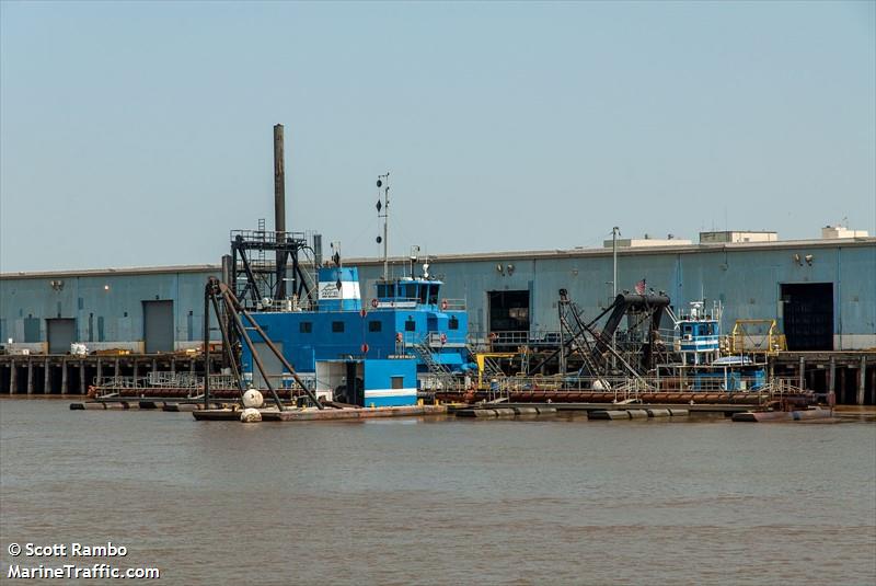 edward s ned reed (Dredging or UW ops) - IMO , MMSI 338199061 under the flag of USA
