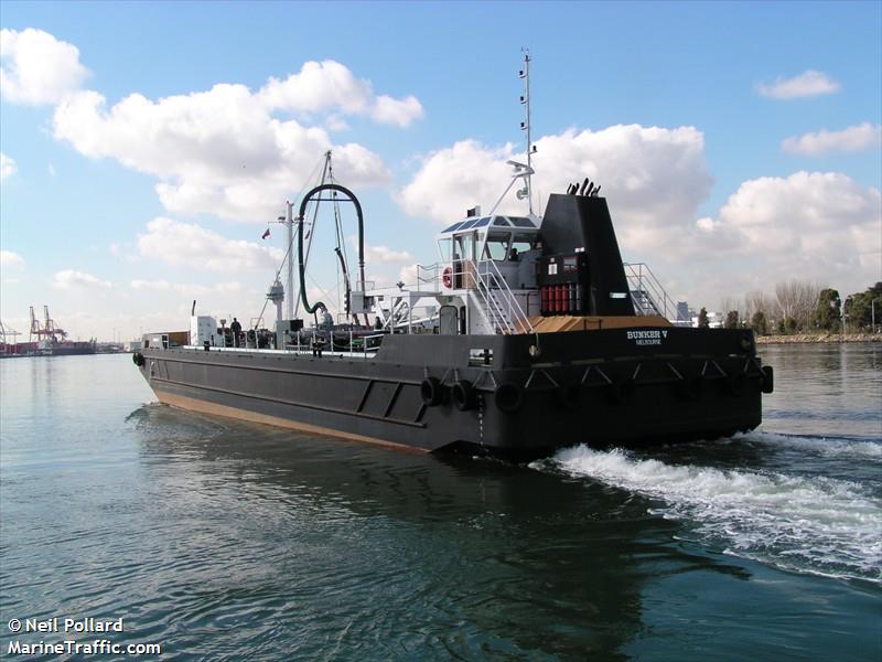 bunker v (Tanker) - IMO , MMSI 503610000, Call Sign VKV5270 under the flag of Australia