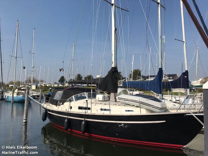 black moon (Sailing vessel) - IMO , MMSI 244060269, Call Sign PA5283 under the flag of Netherlands