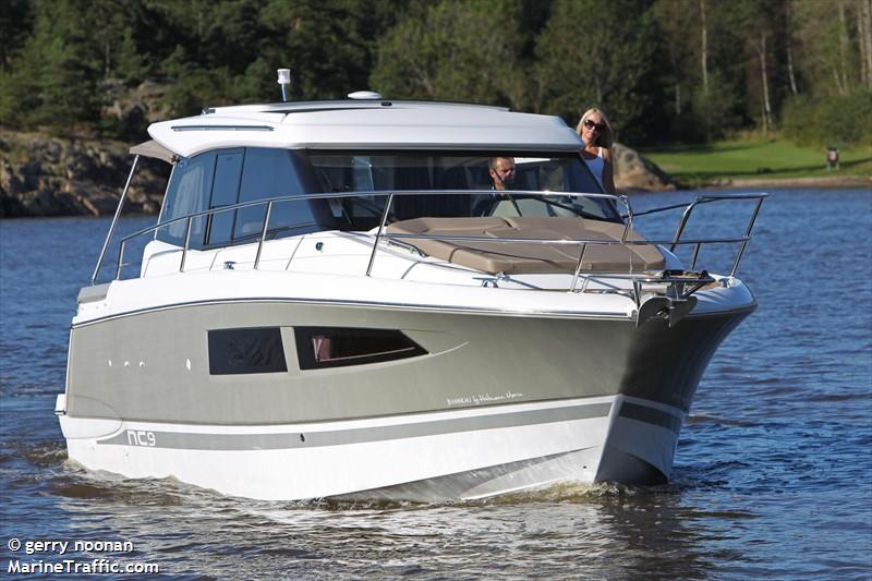 zen (Pleasure craft) - IMO , MMSI 250005259, Call Sign EIUH4 under the flag of Ireland