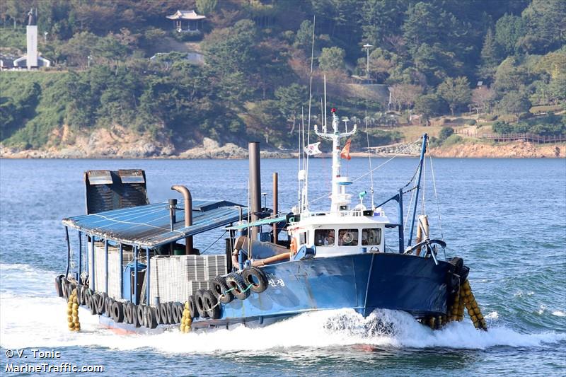 202 sin seong (Pleasure craft) - IMO , MMSI 440122520, Call Sign 372 under the flag of Korea