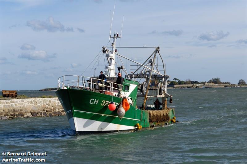 fv lele baboune (Fishing vessel) - IMO 8542602, MMSI 227109600, Call Sign FPKJ under the flag of France