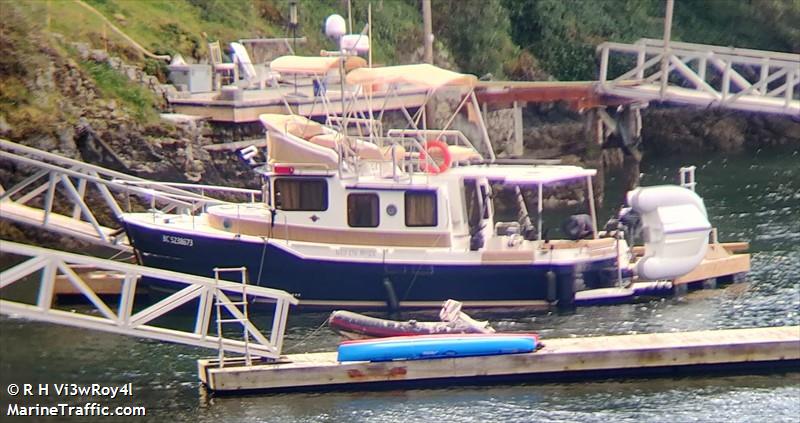 into the mystic (Pleasure craft) - IMO , MMSI 316032409 under the flag of Canada
