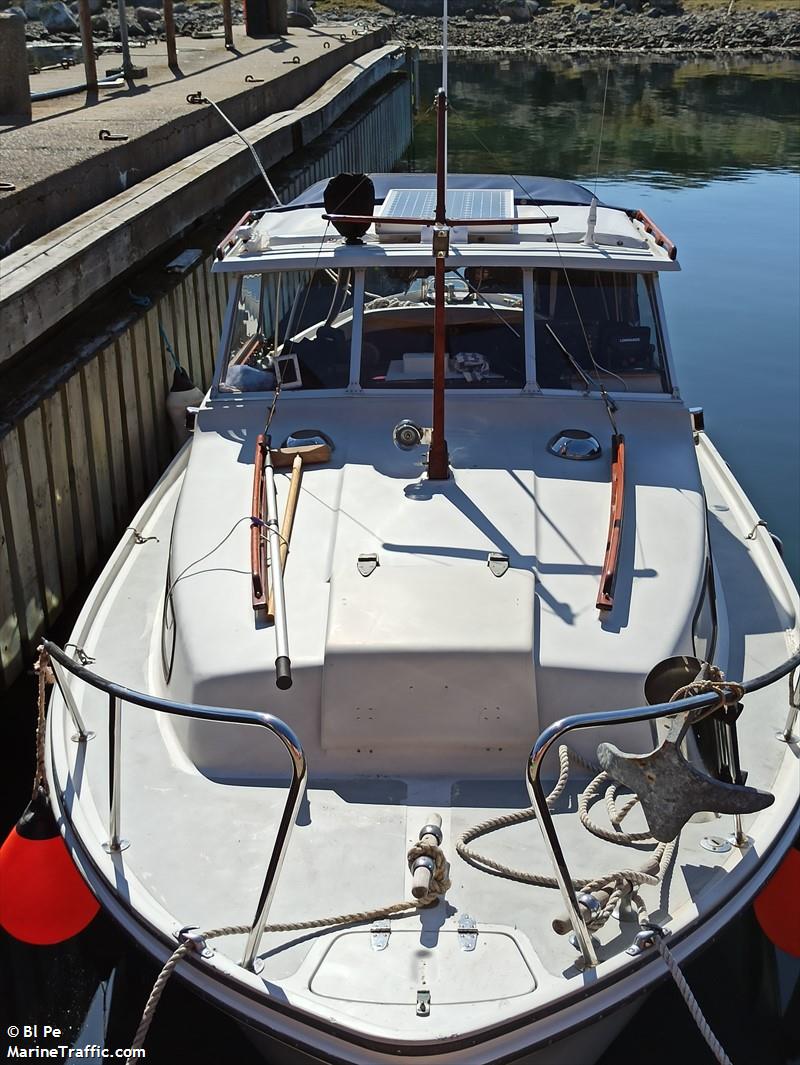 lina (Pleasure craft) - IMO , MMSI 265008450, Call Sign 5083 under the flag of Sweden