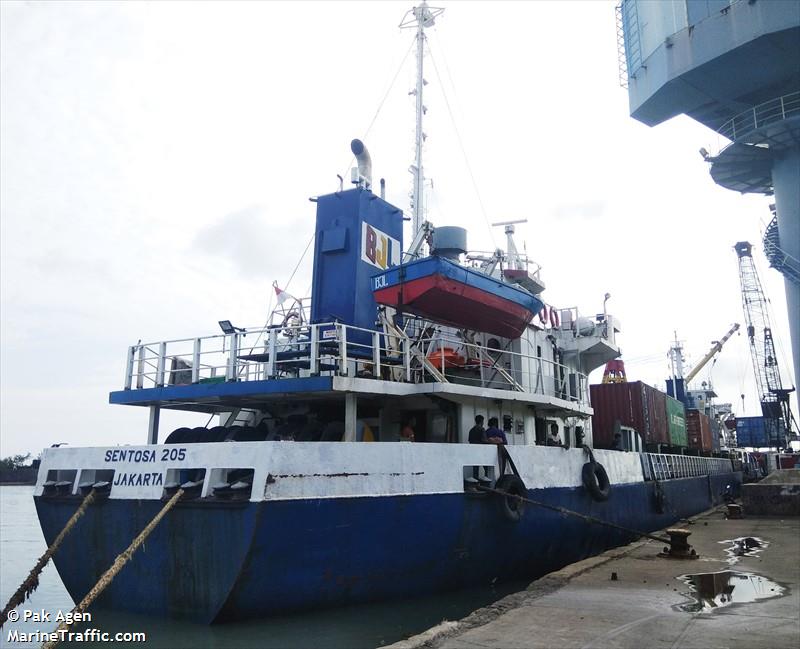 km.sentosa 205 (Cargo ship) - IMO , MMSI 525015831 under the flag of Indonesia