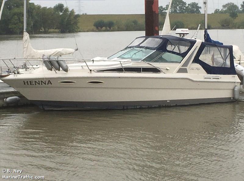 henna (Pleasure craft) - IMO , MMSI 211301170, Call Sign DB3105 under the flag of Germany