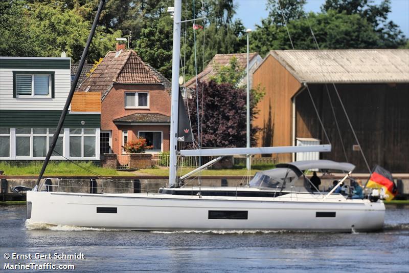 sy beyond (Sailing vessel) - IMO , MMSI 211805210, Call Sign DGOL under the flag of Germany