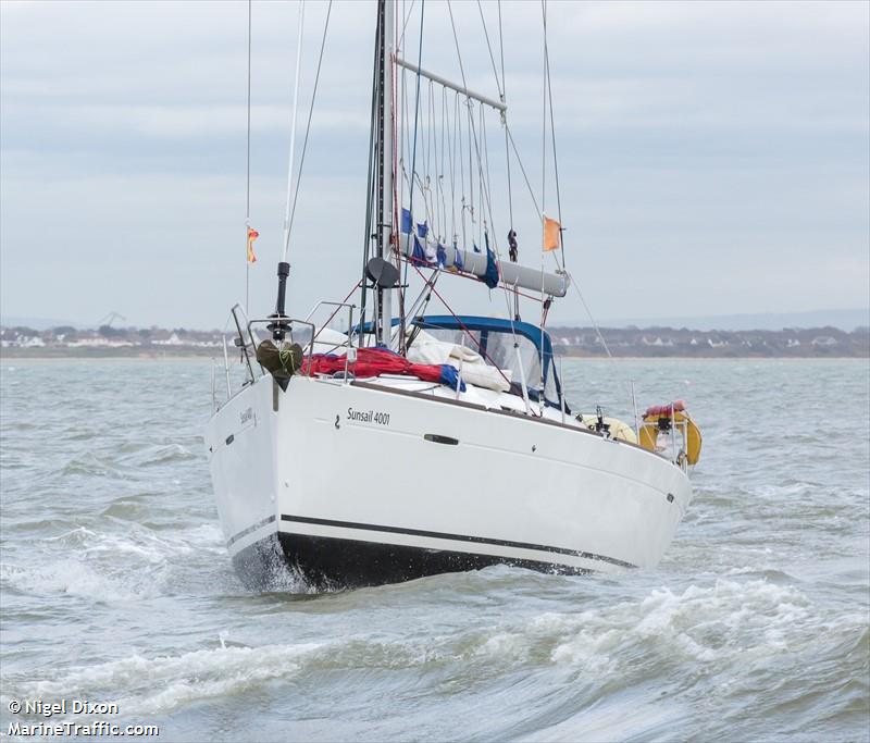 sunsail 4001 (Pleasure craft) - IMO , MMSI 235082513, Call Sign 2DWF8 under the flag of United Kingdom (UK)