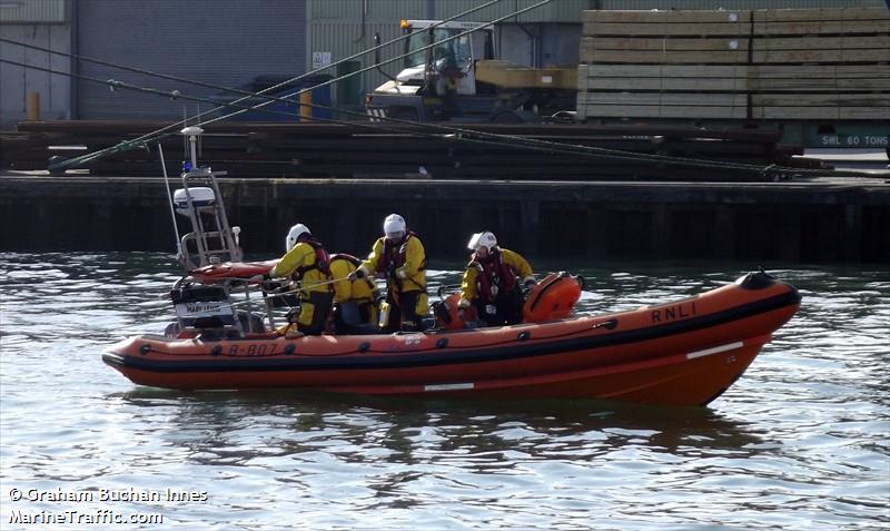 rnli lifeboat b-807 (SAR) - IMO , MMSI 235088762 under the flag of United Kingdom (UK)