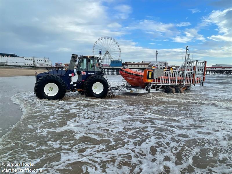 rnli lifeboat b-867 (SAR) - IMO , MMSI 235097644 under the flag of United Kingdom (UK)