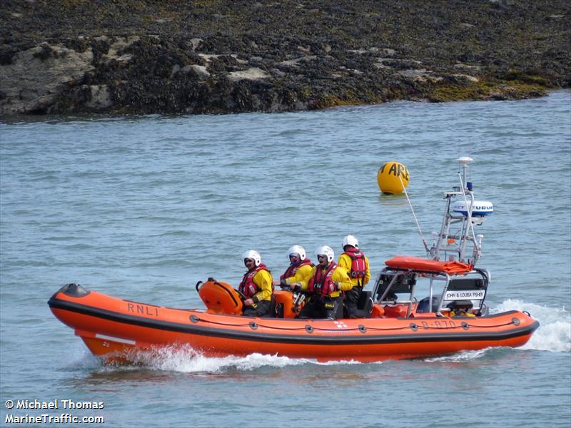 rnli lifeboat b-870 (SAR) - IMO , MMSI 235098757 under the flag of United Kingdom (UK)