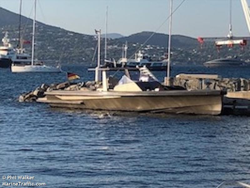 tender to y3k (Pleasure craft) - IMO , MMSI 211247980, Call Sign DH6335 under the flag of Germany