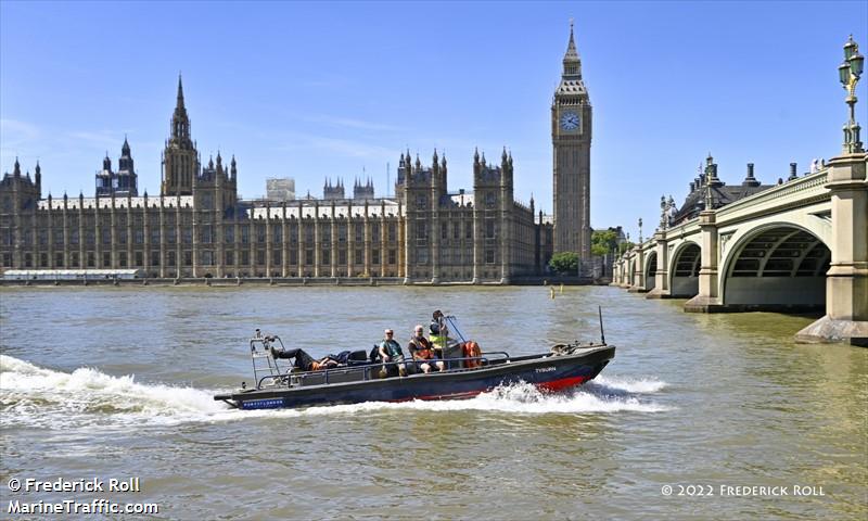 tyburn (Port tender) - IMO , MMSI 235094318 under the flag of United Kingdom (UK)