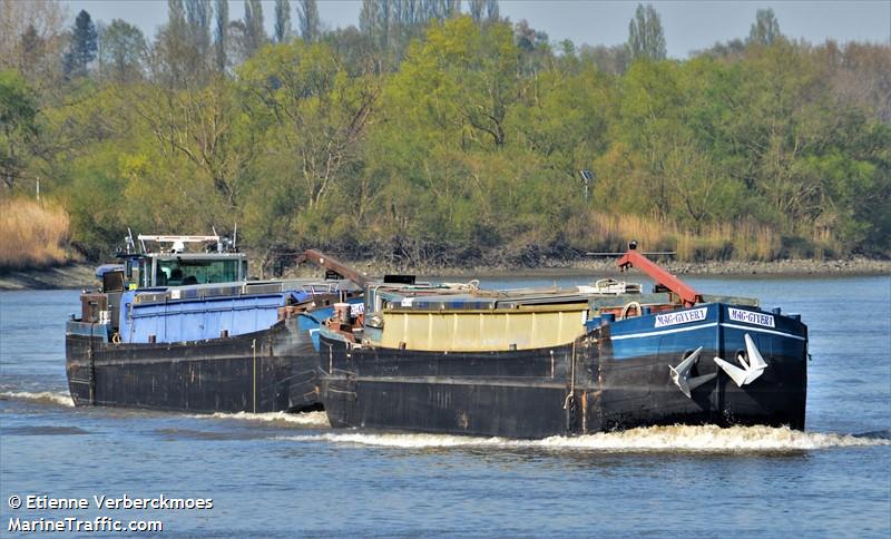 mac gyver (-) - IMO , MMSI 205292690, Call Sign OT 2926 under the flag of Belgium