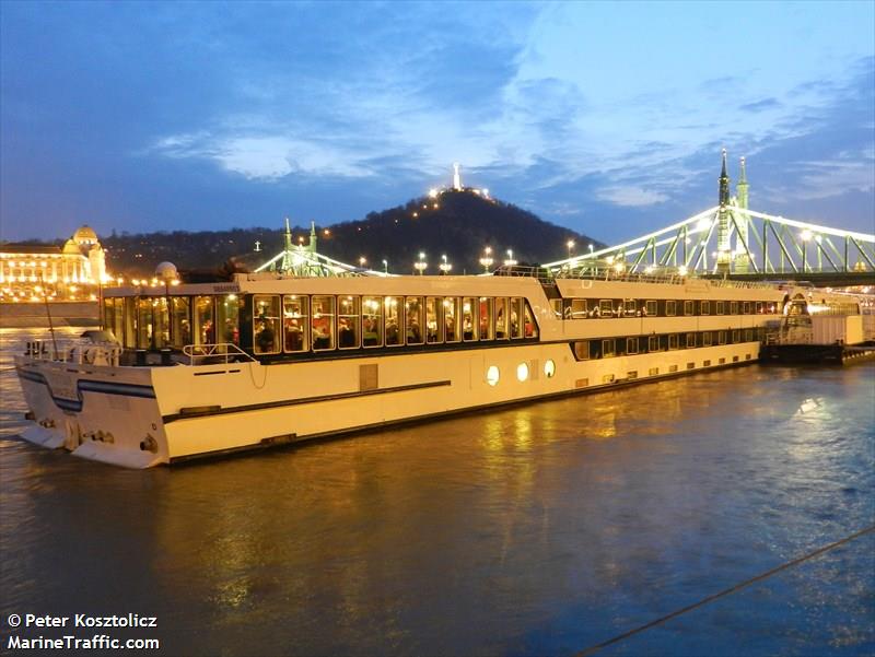 amadeus (Passenger ship) - IMO , MMSI 211555260, Call Sign DC5854 under the flag of Germany