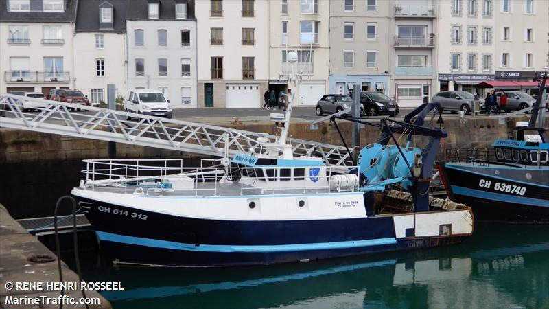 fv pierre de jade (Fishing vessel) - IMO , MMSI 227939000, Call Sign FUJR under the flag of France