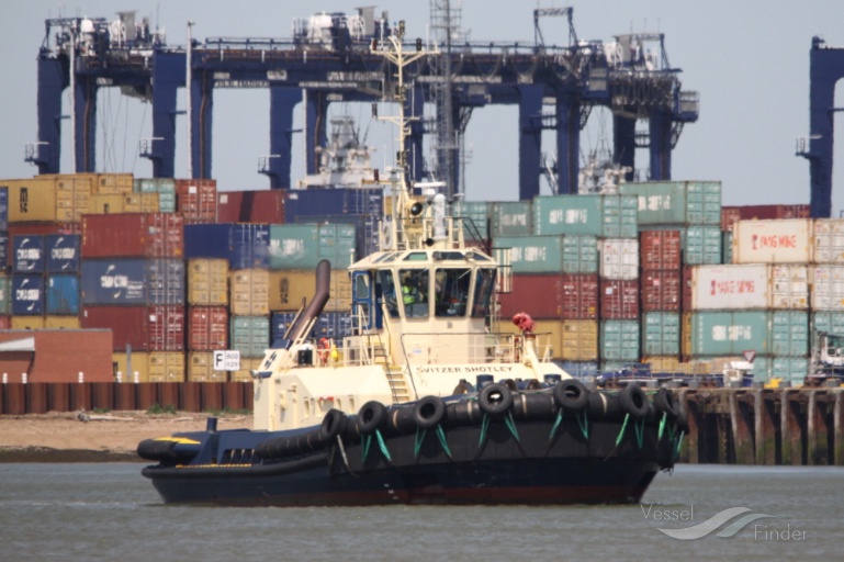 svitzer shotley (Tug) - IMO 9366873, MMSI 235037917, Call Sign MNQJ6 under the flag of United Kingdom (UK)