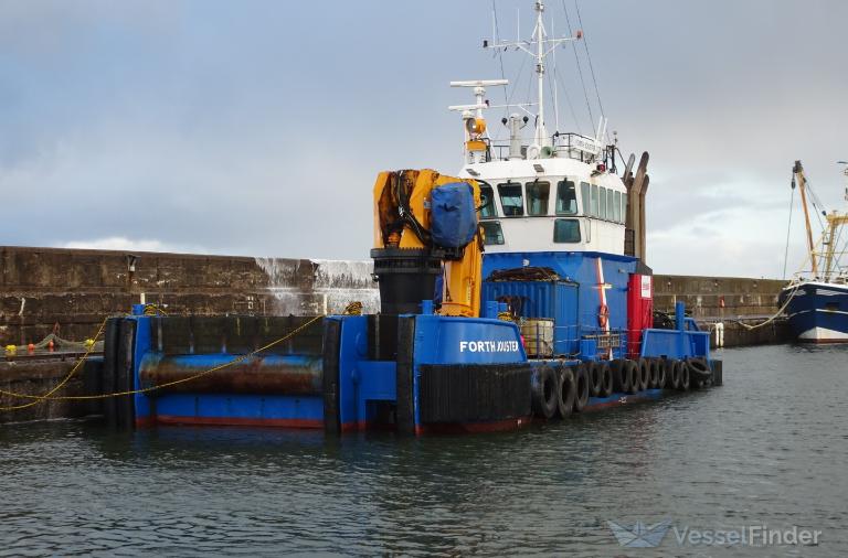 forth jouster (Utility Vessel) - IMO 9513828, MMSI 235067372, Call Sign 2BME4 under the flag of United Kingdom (UK)