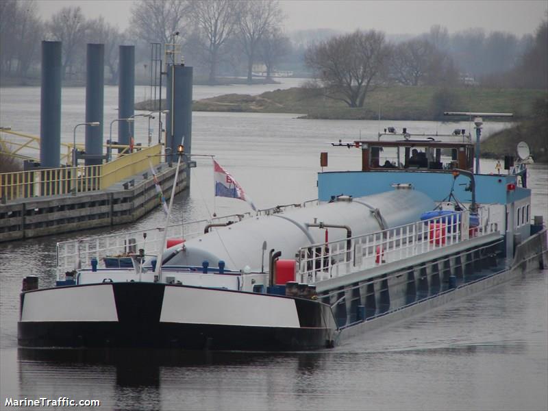 nil desperandum (Cargo ship) - IMO , MMSI 244740783, Call Sign PD2270 under the flag of Netherlands